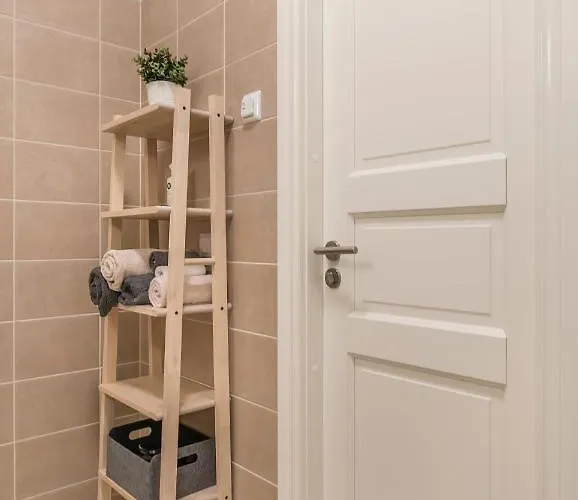 Διαμέρισμα Cozy Modern - Great For Short Trips